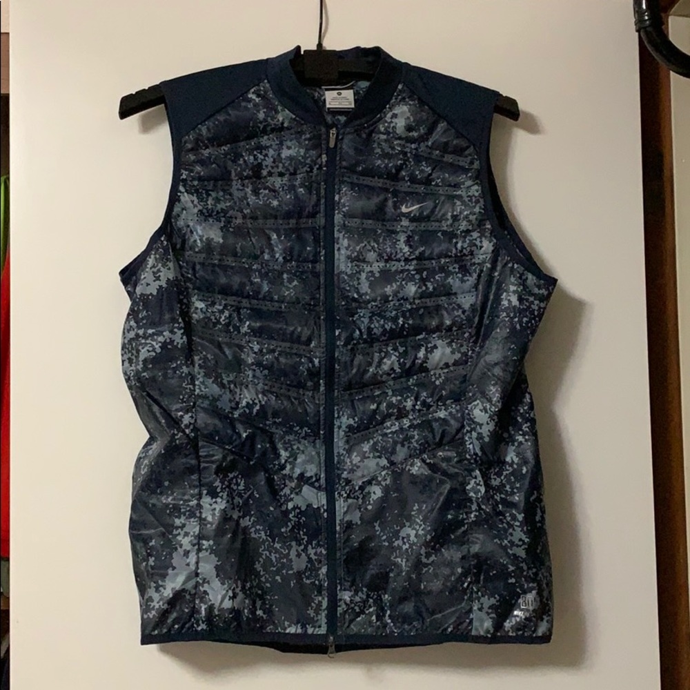 Nike Women’s Camo Aeroloft Vest